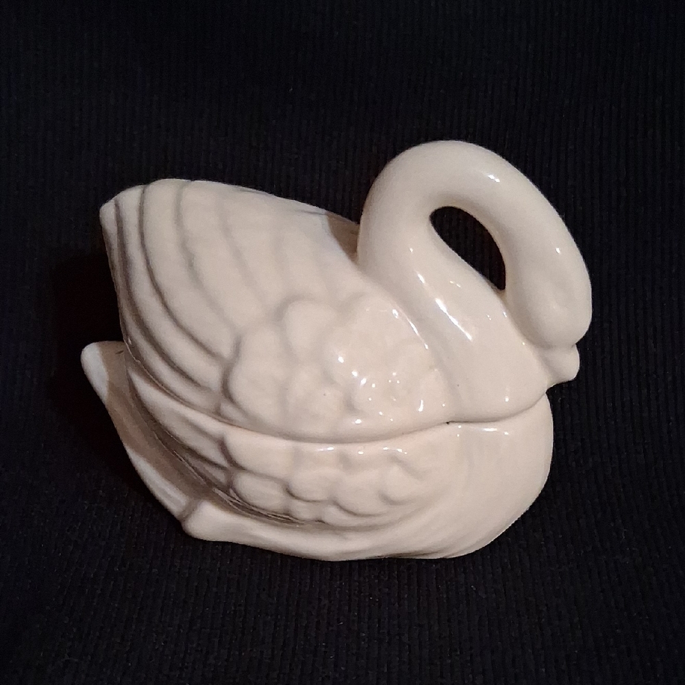 Vintage Swan Trinket Box